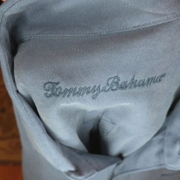 Tommy Bahama Light Navy Blue Button Down Shirt, Long Sleeve, Medium. - Picture 4 of 7